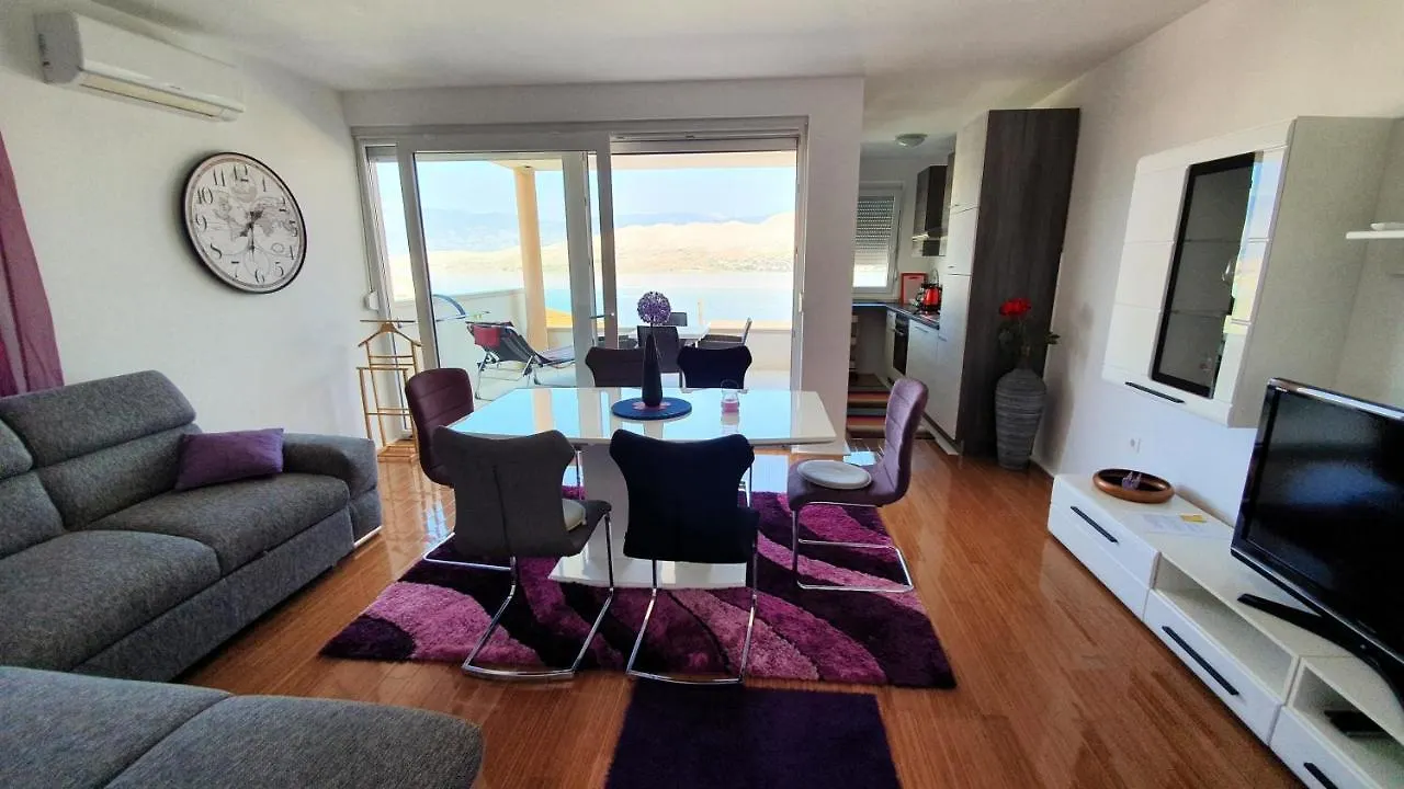 Sunny Deluxe Apartment باغ